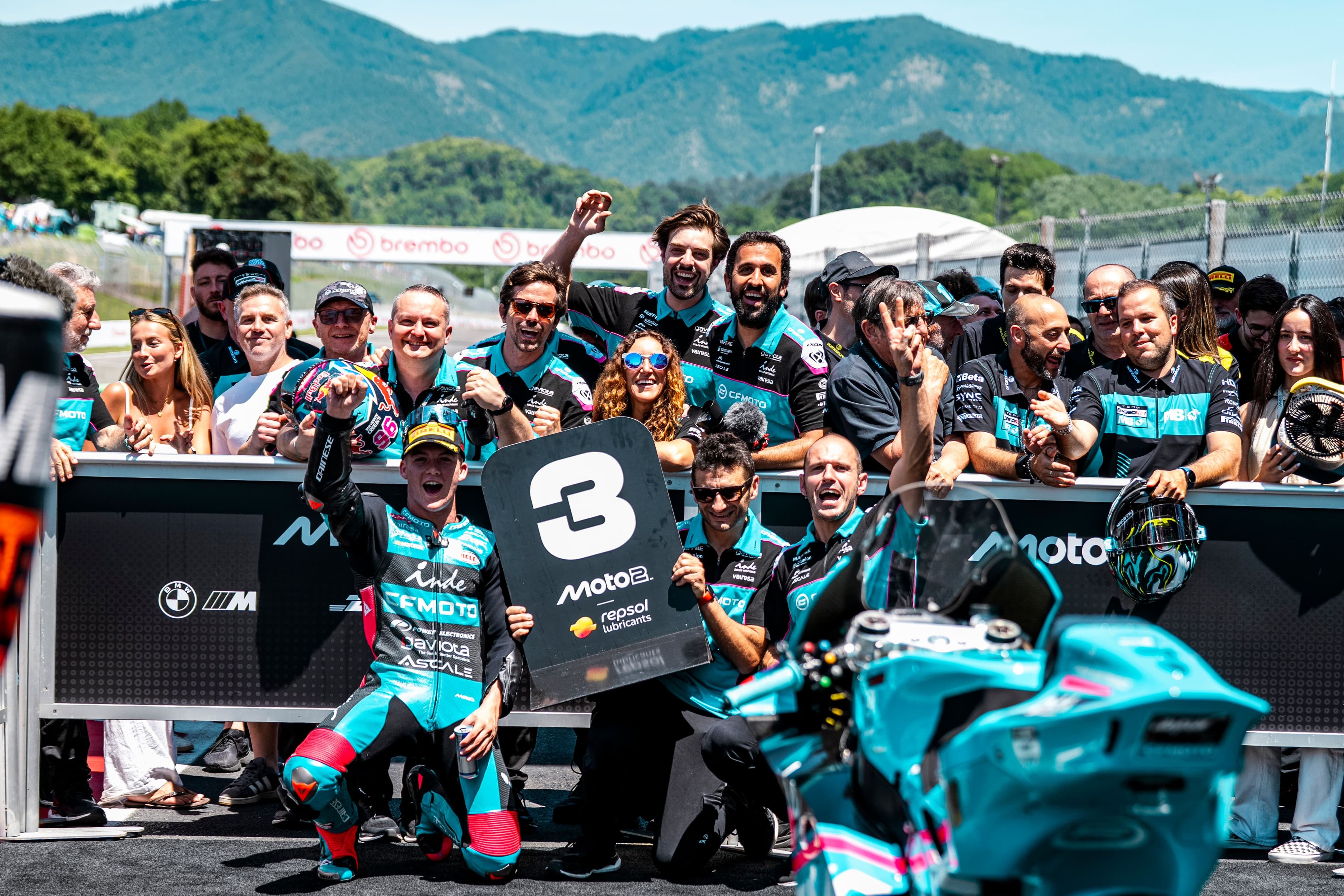 霍尔加多冲线前夺得Moto2领奖台,CFMOTO Aspar车队意大利站再获佳绩